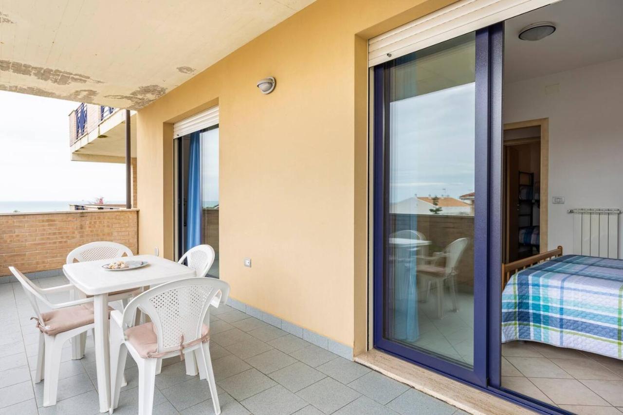 Alloggio Vista Mare - Parcheggio Gratis Pineto Eksteriør bilde