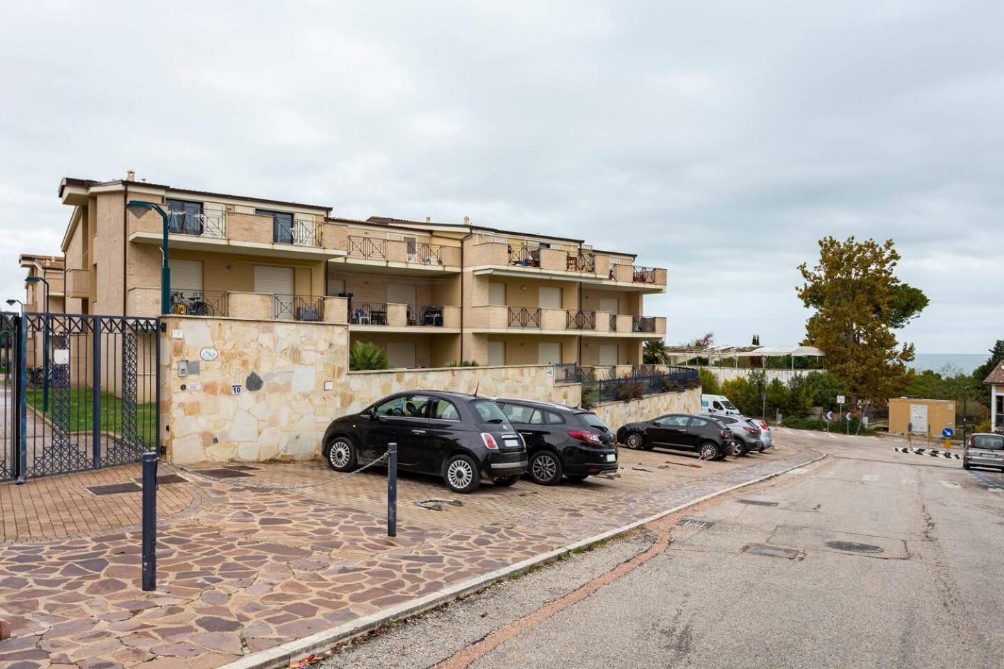 Alloggio Vista Mare - Parcheggio Gratis Pineto Eksteriør bilde